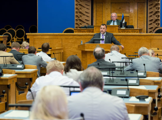 Riigikogu erakorraline istungjärk 18. august 2015 (sh Peeter Ernitsa ametivanne)